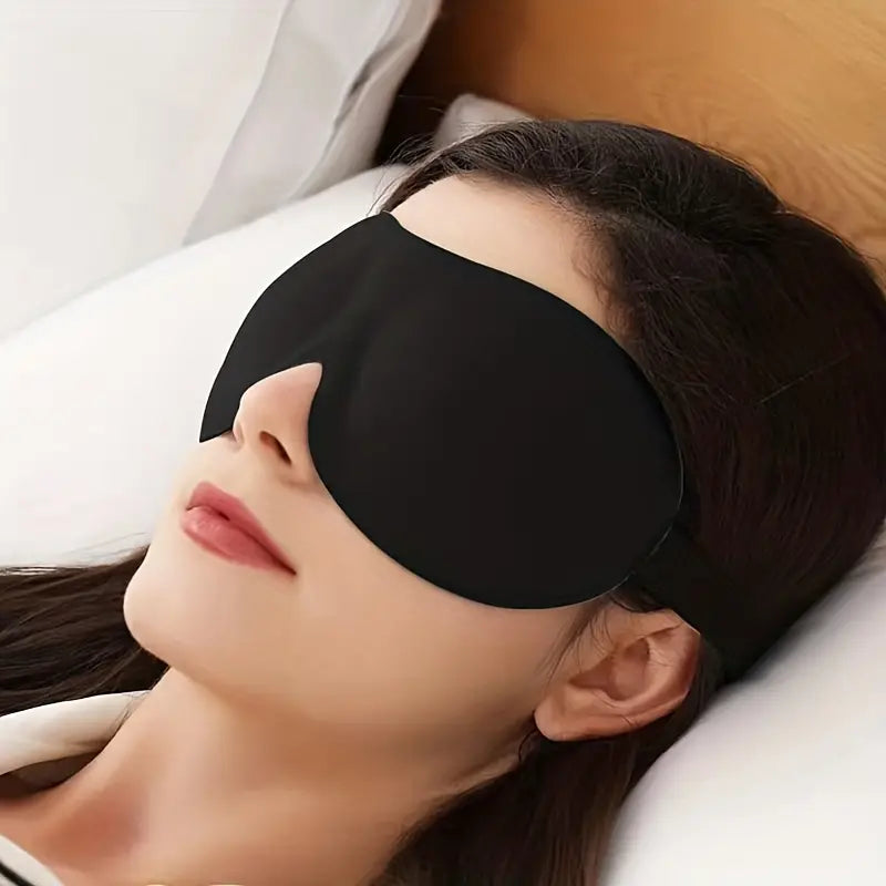 Žena sa crnom maskom za spavanje od poliestera – udoban san