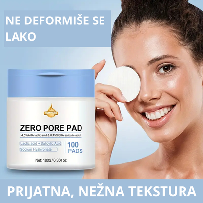 Devojka koristi tupfer Zero Pore Pad za negu lica