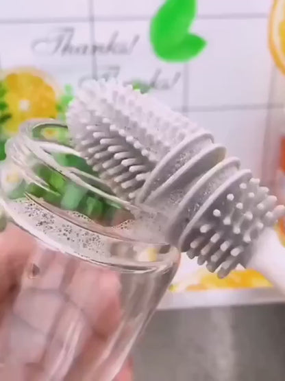Detaljan prikaz silikonskih dlačica tokom ispiranja